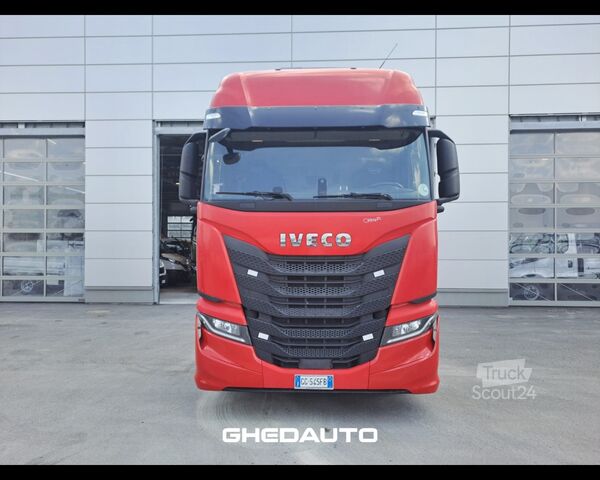 Standardni vlačilec IVECO TRATTORE STRADALE IVECO S-WAY 480 CON ADR
