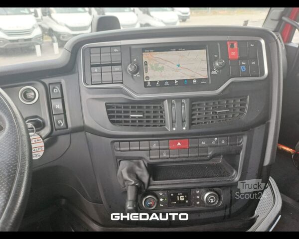 Standardni vlačilec IVECO TRATTORE STRADALE IVECO S-WAY 480 CON ADR