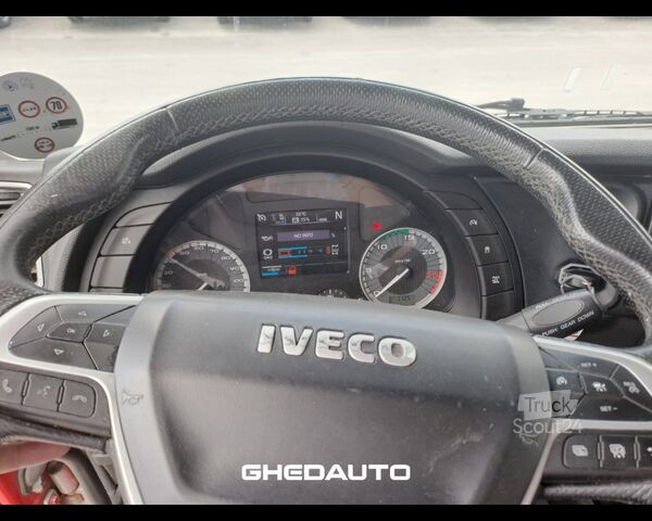 Standardni vlačilec IVECO TRATTORE STRADALE IVECO S-WAY 480 CON ADR