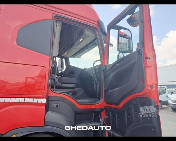 Standardni vlačilec IVECO TRATTORE STRADALE IVECO S-WAY 480 CON ADR