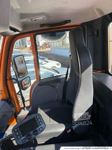 Annan Mercedes-Benz Unimog U 319
