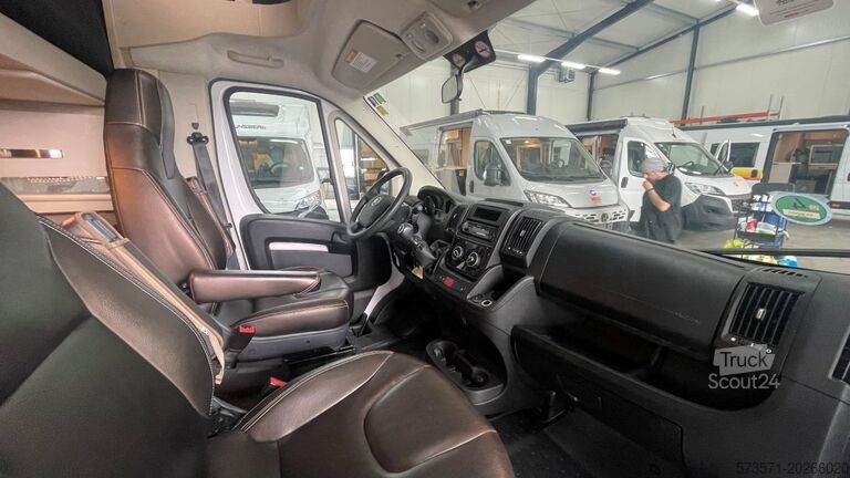 Teilintegriertes Wohnmobil Fiat Ducato Carasuite 650 MF Teilintegriert | Voll ausgestattet