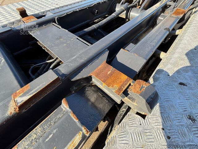 Koukkuvarsijärjestelmä Scania R 620 6x4 MULTILIFT 20 ton / L=5400 mm / RETARDER