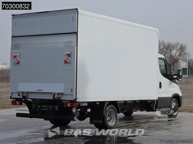 Closed box Iveco Daily 35C16 Camión de doble rueda con Plataform...