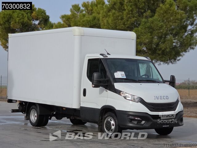 Closed box Iveco Daily 35C16 Camión de doble rueda con Plataform...