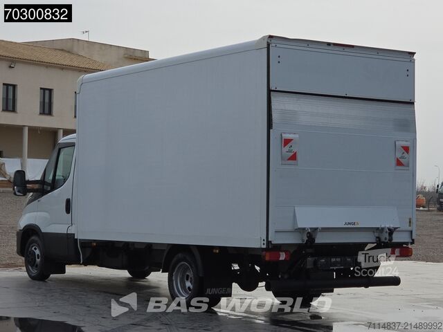Closed box Iveco Daily 35C16 Camión de doble rueda con Plataform...