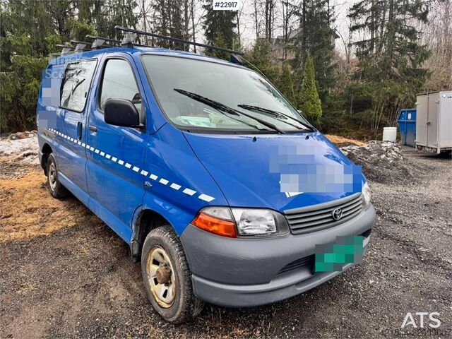  Toyota Hiace 4WD with 2 sets of tires