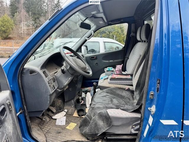 عربة ستيشن واغن ذات سقف مرتفع Toyota Hiace 4WD with 2 sets of tires
