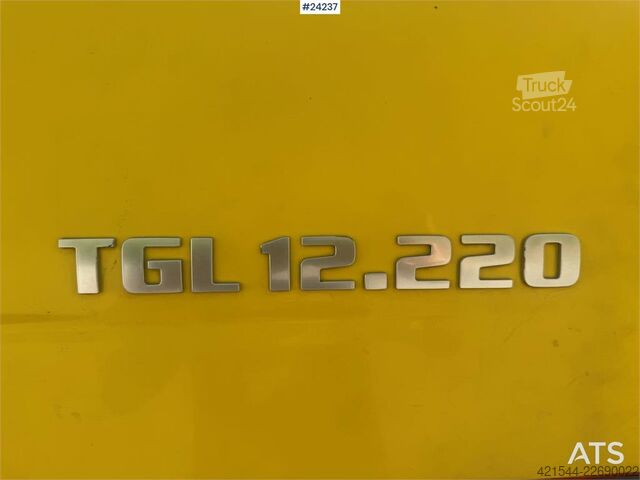  MAN TGL 12.220 4x2 Wrecker Truck