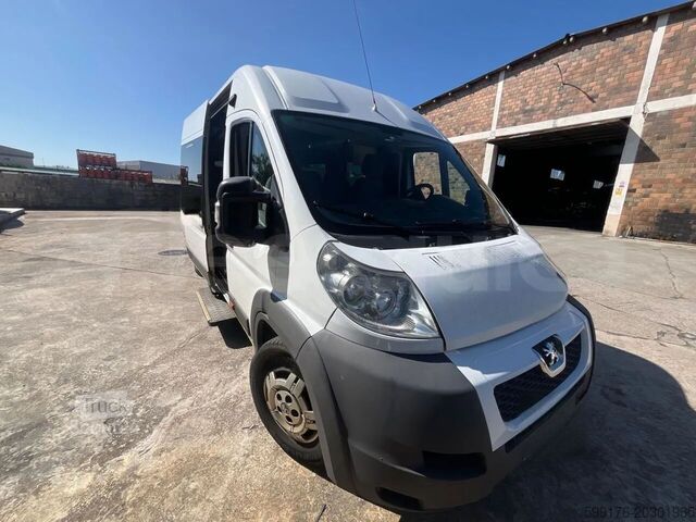 Transport de personnes Peugeot 17P 440 BOXER