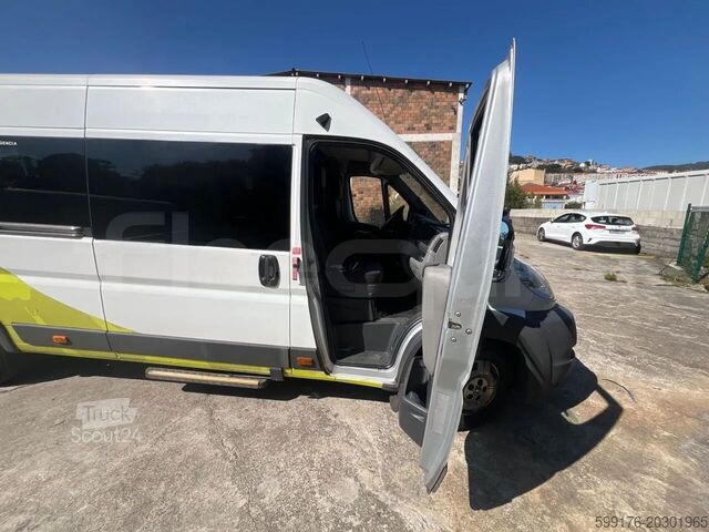 Transport de personnes Peugeot 17P 440 BOXER