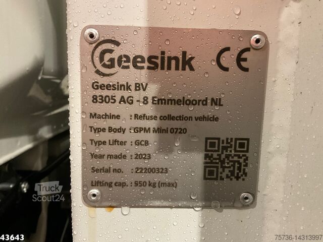 Køretøj til indsamling af affald FUSO Canter 9C18 Geesink 7m³