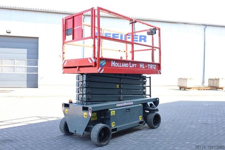 Ножичний підйомник Holland Lift Ecostar HL-11812 Electric, 14m Working Height, 300