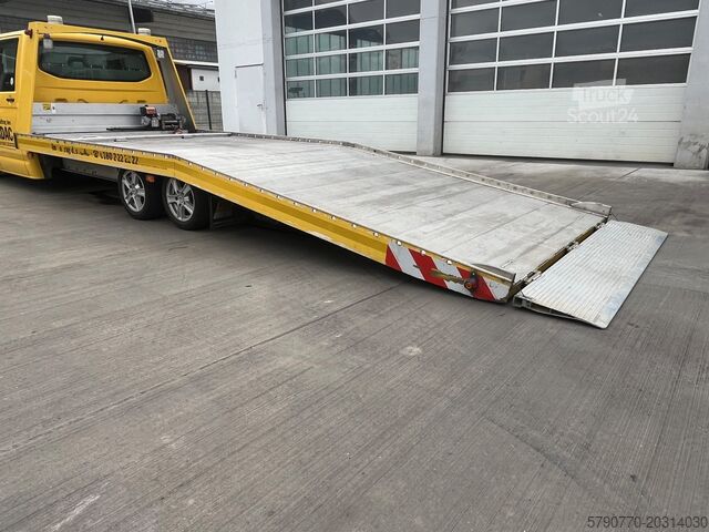 Tow truck Volkswagen T5
