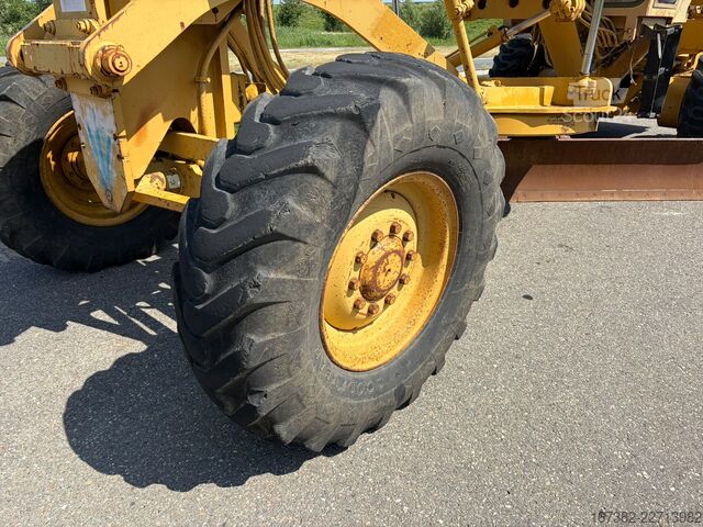 Yol greyderi Caterpillar 140H