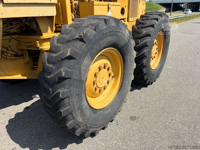 Yol greyderi Caterpillar 140H