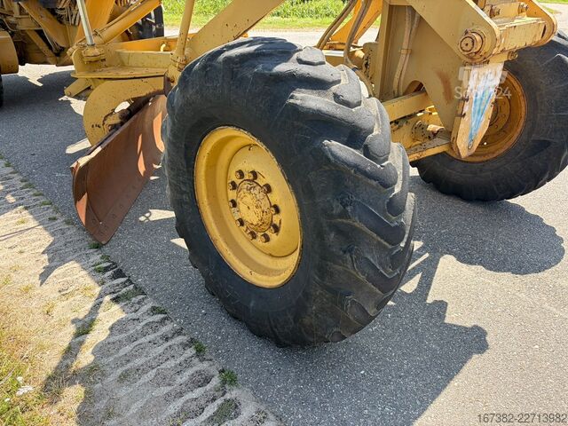 Yol greyderi Caterpillar 140H