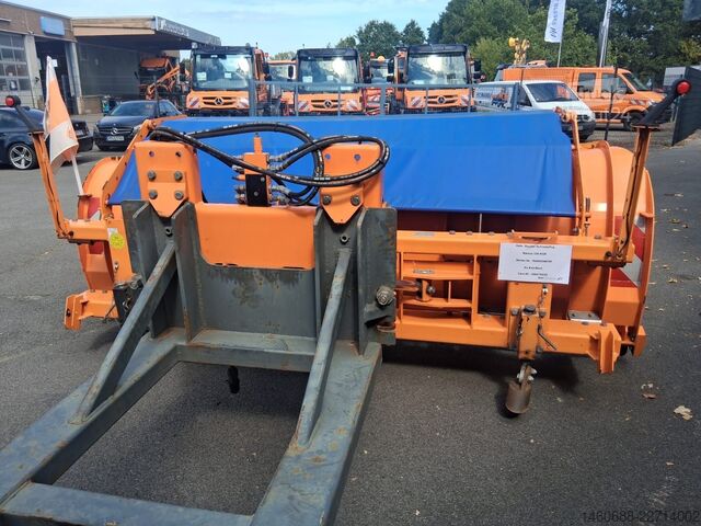 Erikoiskäyttöinen kuorma-auto Bucher Ramox 320 NGR