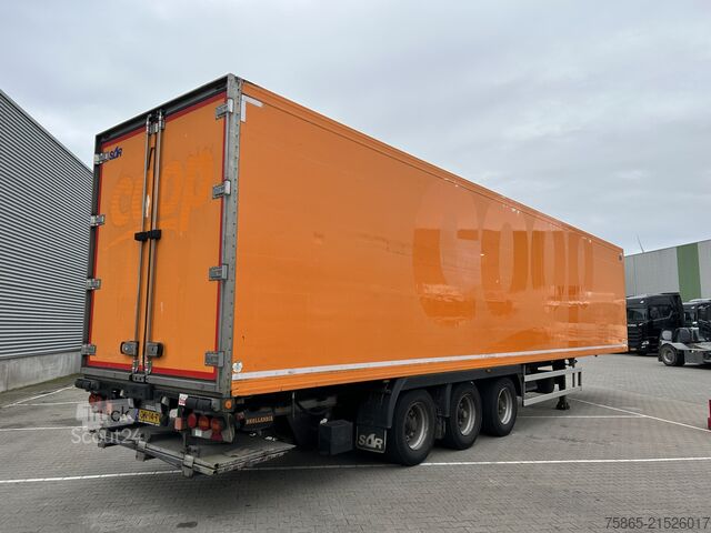 Transporte refrigerado/congelado Schmitz Cargobull / SOR Iberica-S3E / Carrier Vector 1550 / Frigo...