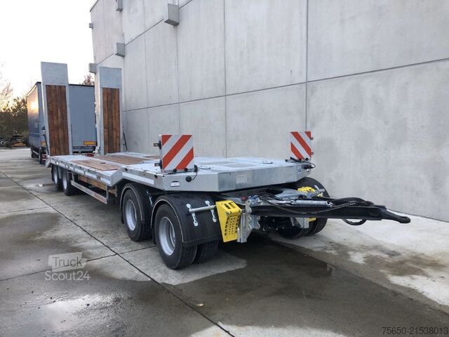 Low loader trailer Möslein T 4 VB H1  neuer 4 Achs Tieflader hydraulischen Rampen