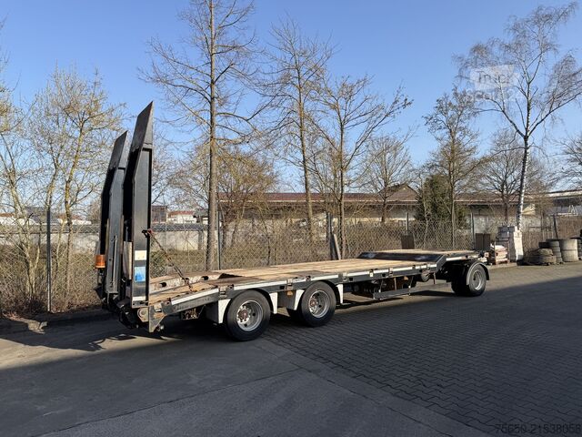 Low loader trailer Schwarzmueller T3  3 Achs Tiefladeranhänger