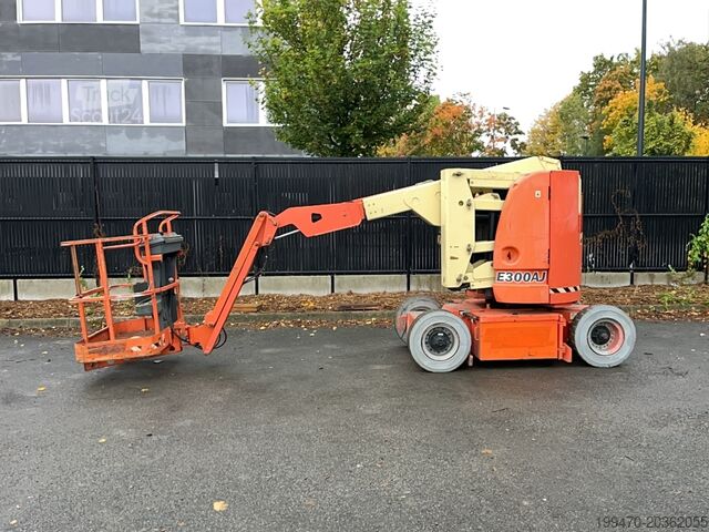 Telescoophoogwerker JLG E300AJ (11m)