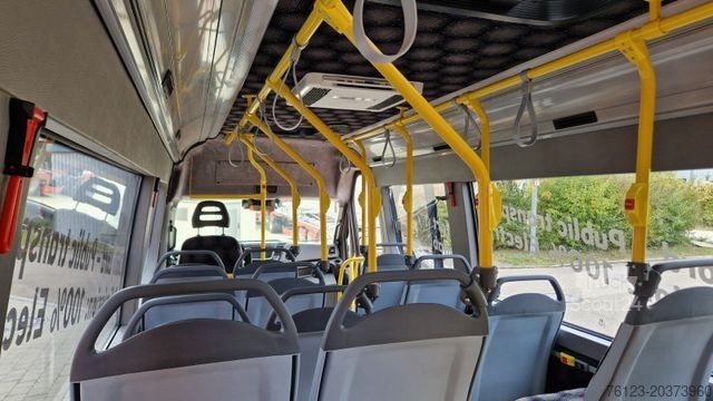 Autobus urbano IVECO Daily Heckniederflur Elektro City Stock