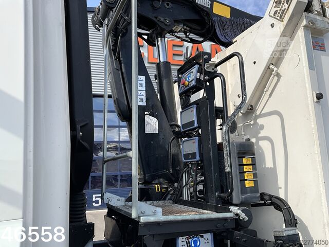 Nosturilla varustettu kippivaunu DAF FA 75 CF 250 Hiab 10 Tonmeter laadkraan