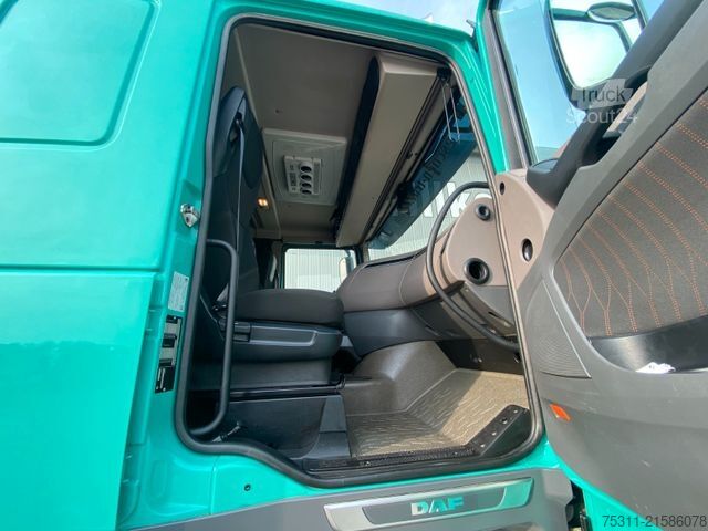 Самосвал DAF XF 530 6x4*Retarder*60Tonnen*Bordmatik*Manuell