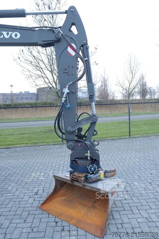 Mobiele graafmachine Volvo EW60E | 117 HOURS | ROTOTILT + GRIPPER | BUCKET...