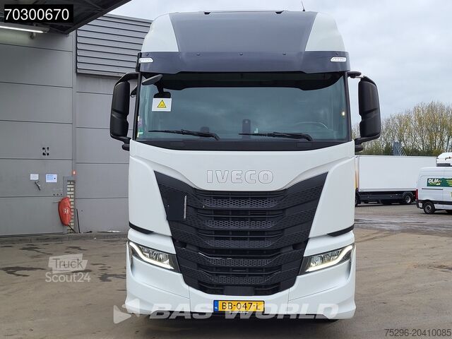 Standaard trekker Iveco S-Way 460 4X2 LNG! NL-Truck Retarder 2xTanks Al...