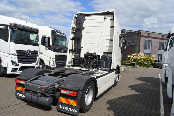 Standard dragbilsenhet VOLVO FH 460 Globetrotter XL i-Save SideSkirts