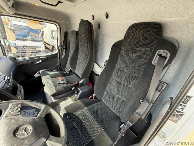 Box van MERCEDES-BENZ ATEGO 818 L Koffer 6,10 m LBW 1 to.*AHK*EURO 6 E