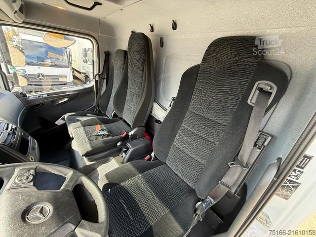 Box van MERCEDES-BENZ ATEGO 818 L Koffer 6,10 m LBW 1 to.*AHK*EURO 6 E