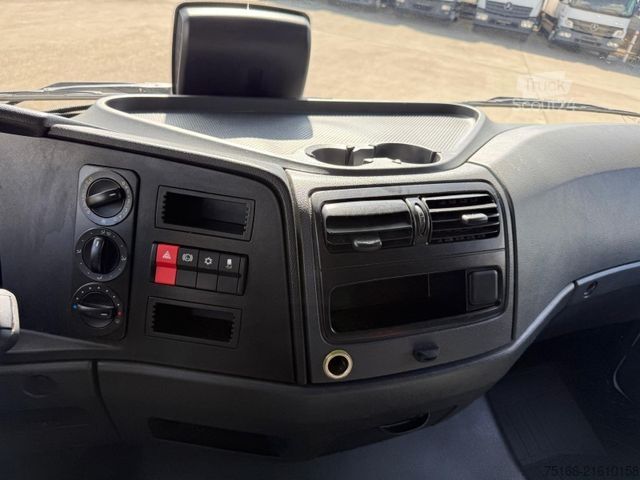 Box van MERCEDES-BENZ ATEGO 818 L Koffer 6,10 m LBW 1 to.*AHK*EURO 6 E