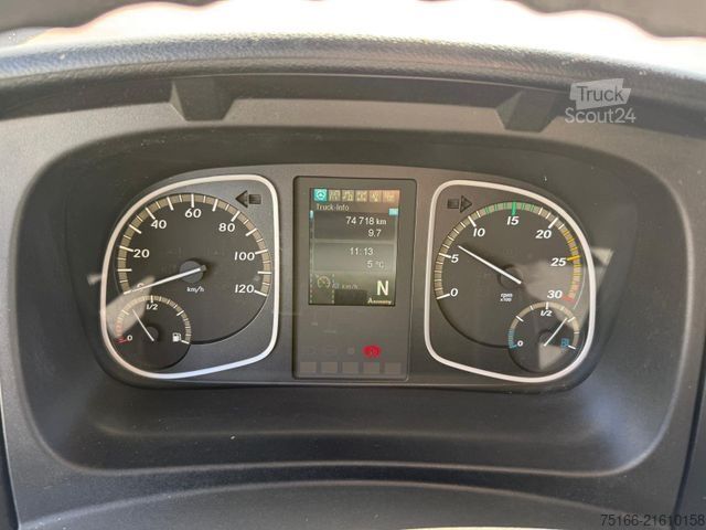 Box van MERCEDES-BENZ ATEGO 818 L Koffer 6,10 m LBW 1 to.*AHK*EURO 6 E