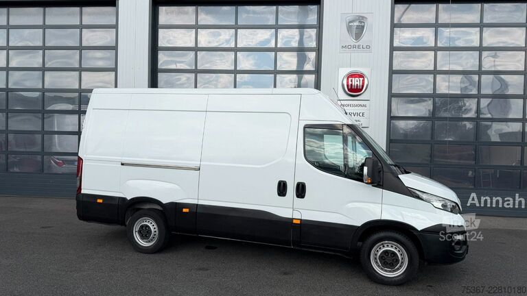 Dobozos furgon IVECO 35S12E V
