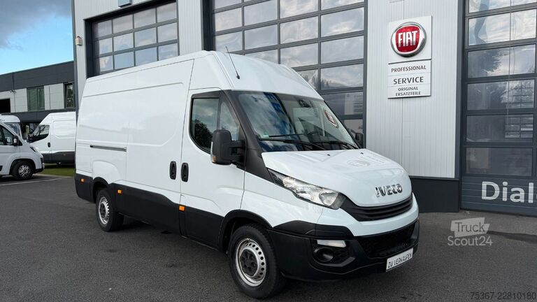 Dobozos furgon IVECO 35S12E V