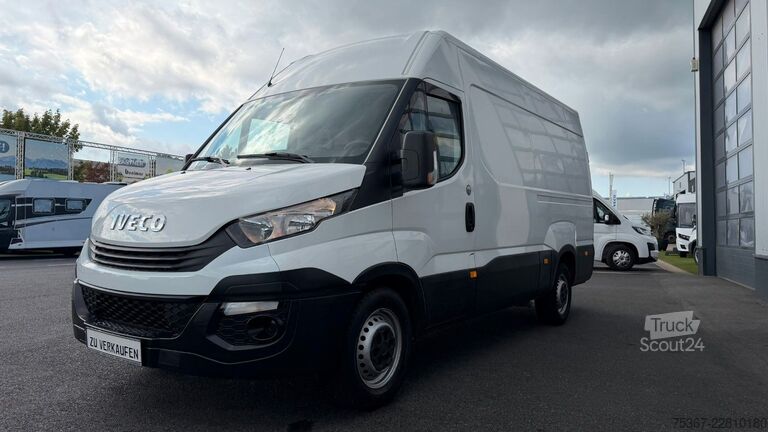 Dobozos furgon IVECO 35S12E V