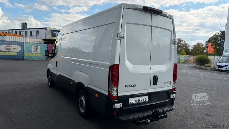 Dobozos furgon IVECO 35S12E V