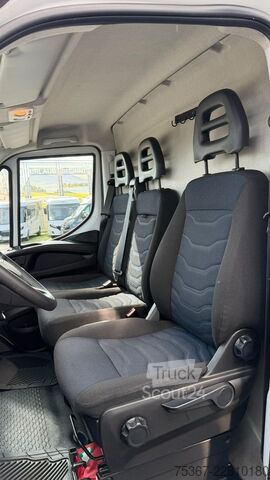 Dobozos furgon IVECO 35S12E V