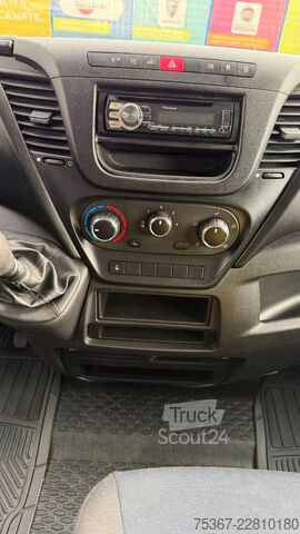 Dobozos furgon IVECO 35S12E V