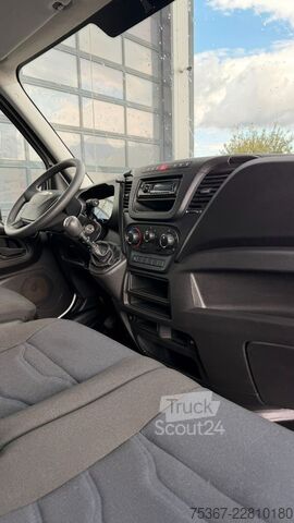 Dobozos furgon IVECO 35S12E V