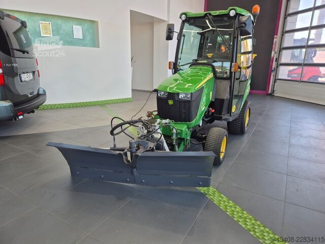 Traktor John Deere 1026R 4WD - Serviced! - PLOW + SPREADER GRATIS!