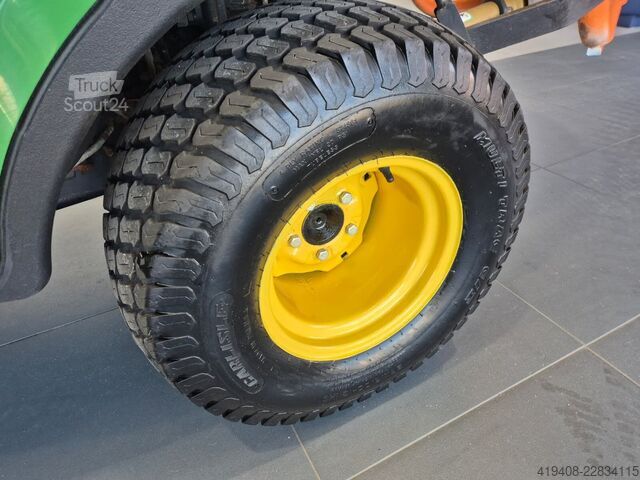 Traktor John Deere 1026R 4WD - Serviced! - PLOW + SPREADER GRATIS!