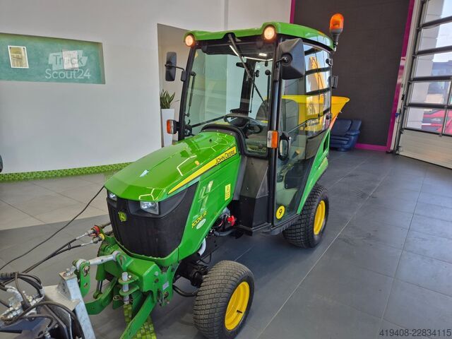 Traktor John Deere 1026R 4WD - Serviced! - PLOW + SPREADER GRATIS!