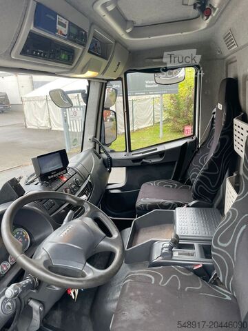 Hűtő felépítmény IVECO ML120E25