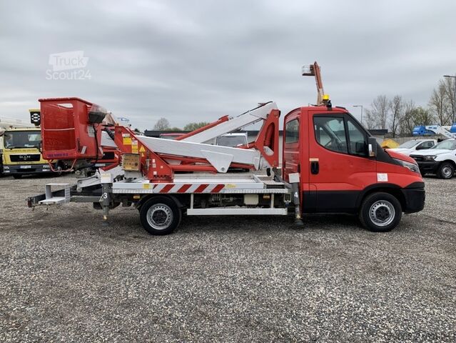 Transporter mit Koffer Iveco Daily Multitel MX170 - 17m - 200 kg