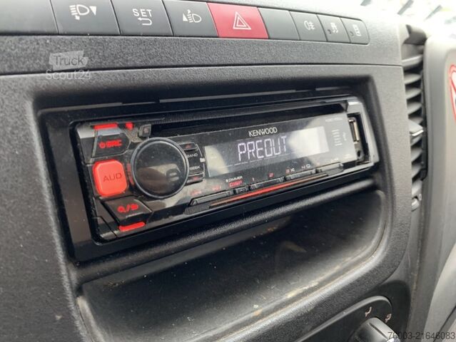 Transporter mit Koffer Iveco Daily Multitel MX170 - 17m - 200 kg