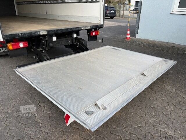 Transporter mit Koffer Fuso Canter 7C18 Aut., Koffer 6m LBW